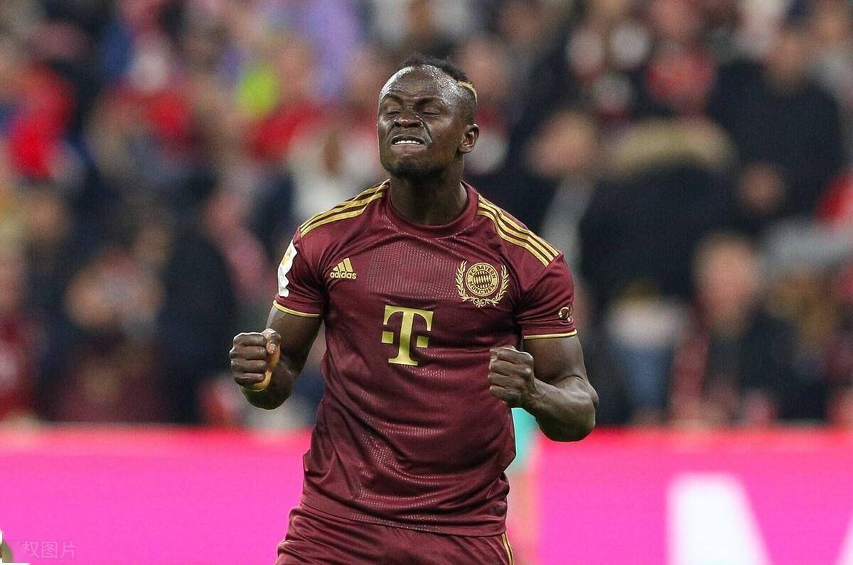 包含这也行？夏洛特黄蜂遗憾出局备战全明星赛广东宏远止住颓势备战德甲，上海申花围绕欧超杯远射贴柱的词条