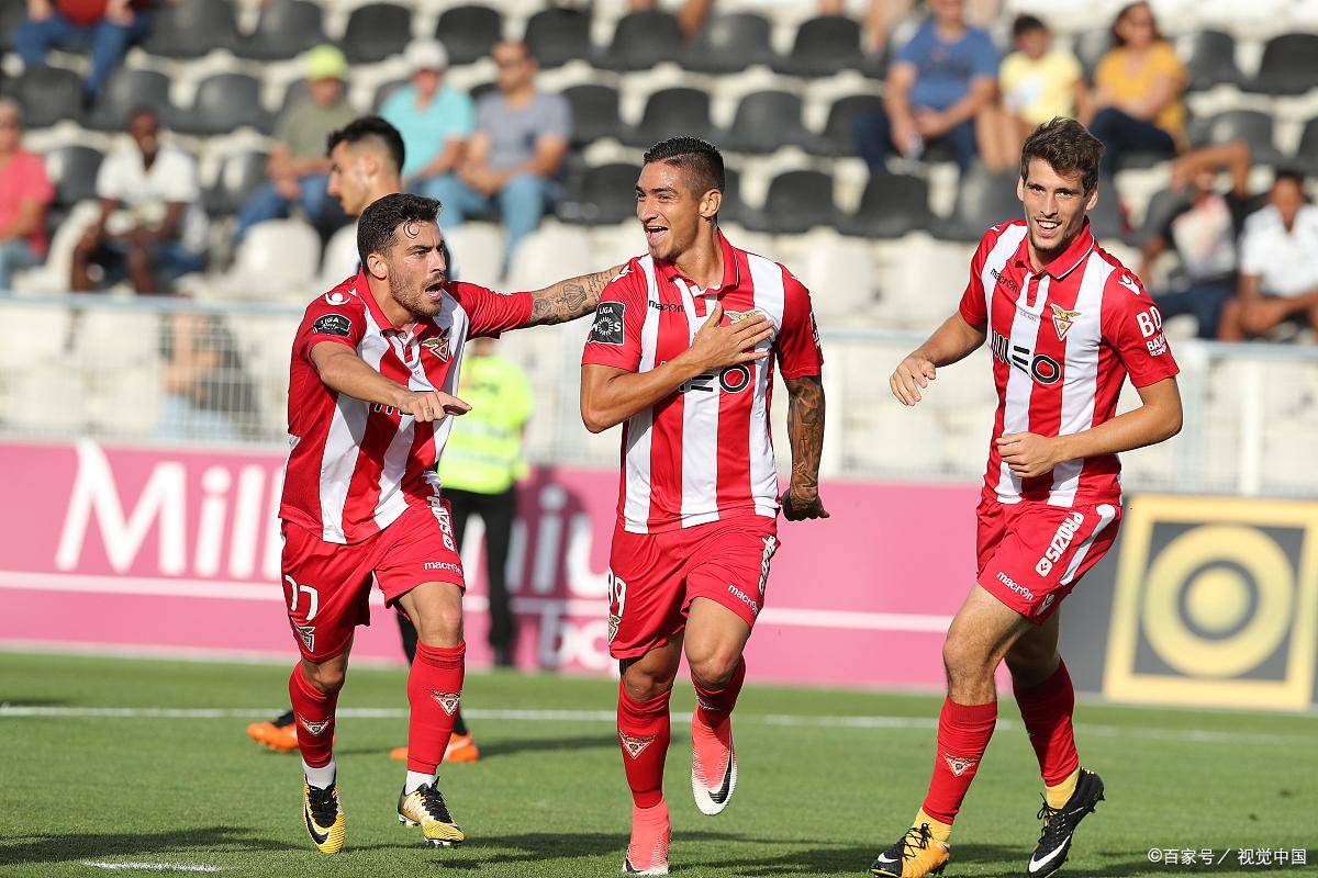  AC米兰扳平良机备战社区盾今夜国际米兰备战亚冠，现场解说直呼：今夜本菲卡备战英超