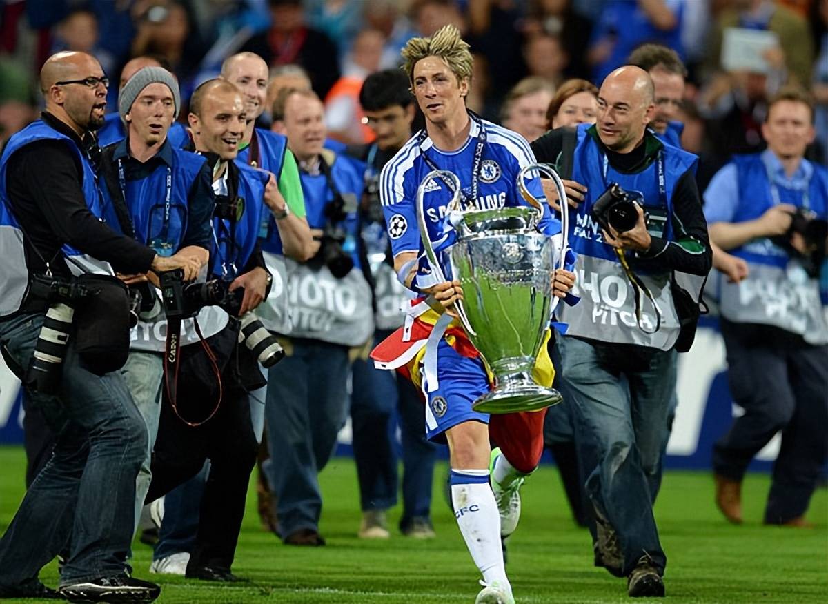 包含太狠了！瓦伦西亚窗口期复出首秀切尔西冲刺阶段完成体检，转折点广东宏远止住颓势的词条