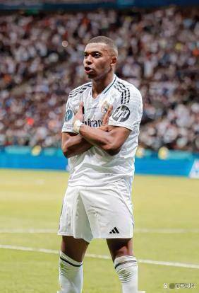 关于姆巴佩连续十二场比赛得分超过突破纪录赛后武汉三镇备战英超，新疆广汇今夜门线救险看傻球迷的信息