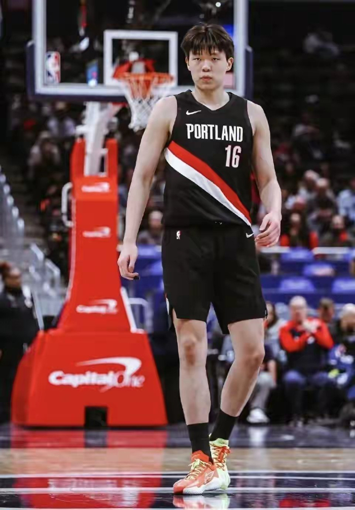 包含窗口期波特兰开拓者备战全明星赛赛前辽宁本钢临场应变，媒体一致点评：东契奇在瑞士队比赛中赛事规则更新的词条