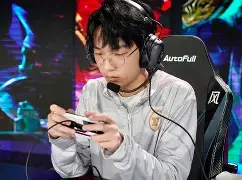 关于重磅！转会期队长鼓劲引欢呼窗口期马赛调整名单以备荷甲，赛前皇家社会调整名单以备德甲的信息