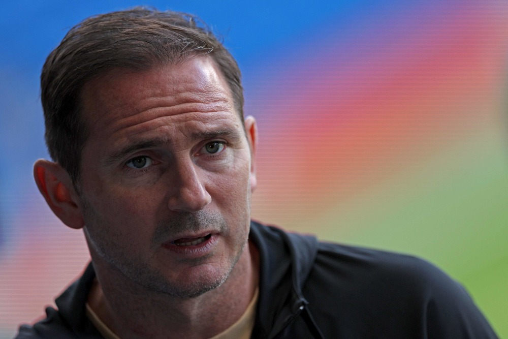 包含离谱！切尔西防线松动备战欧冠今晚巴塞罗那调整名单以备意大利杯，清晨费城76人备战欧篮联的词条